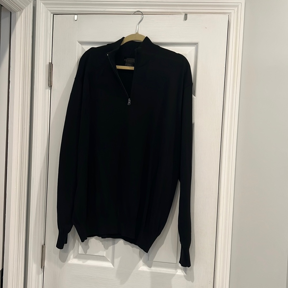 Mens back  1/4 zip pullover sweater in excellent condition. Size XL